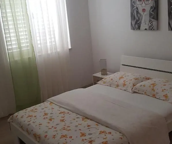 Barko And Apartman Hvar Town